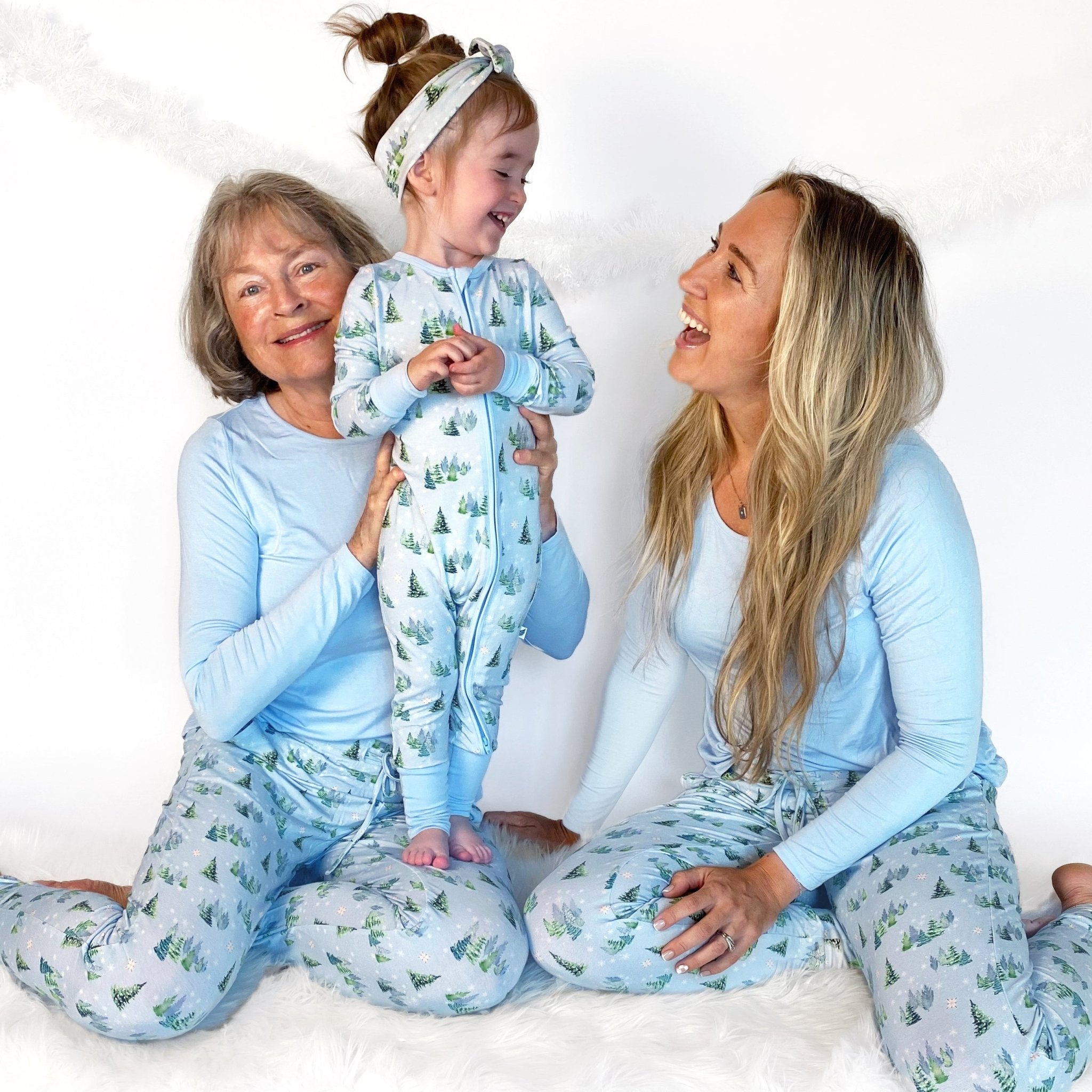 Twinkling Dream of Trees & Lights Women's Long Sleeve Pajama Set