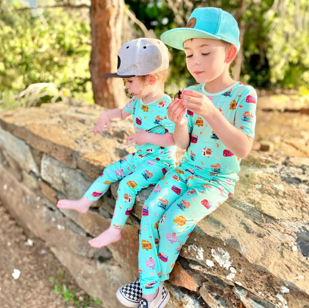 Airstream Food Trucks Short Sleeve Pajama Set (2T - 12Y) - Free Birdees