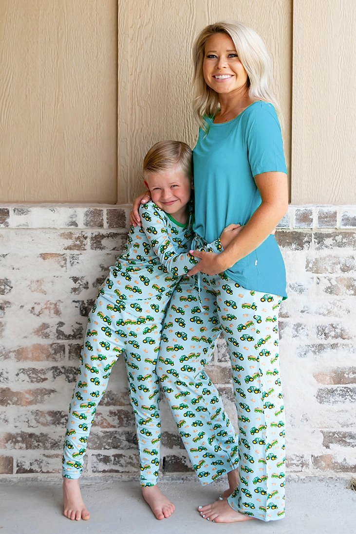 Breeze Tractors & Birdees Women's Short Sleeve Pajama Set