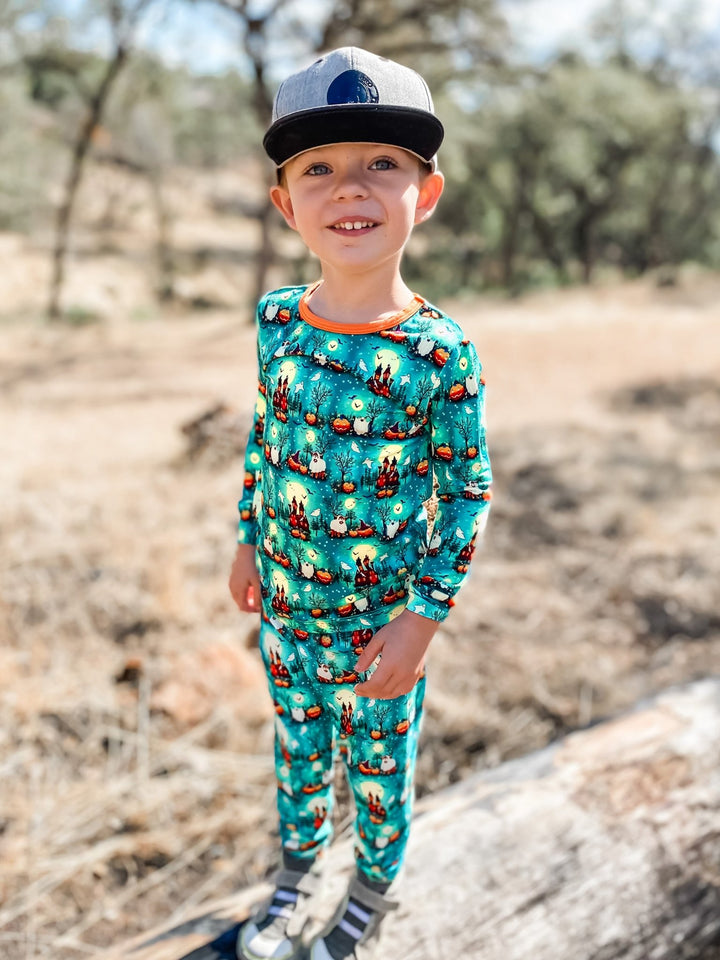 Ghosting Around Long Sleeve Pajama Set (2T-12Y)