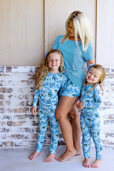 Go with the Flow Sea Turtles Women's Short Sleeve & Shorts Pajama Set - Free Birdees